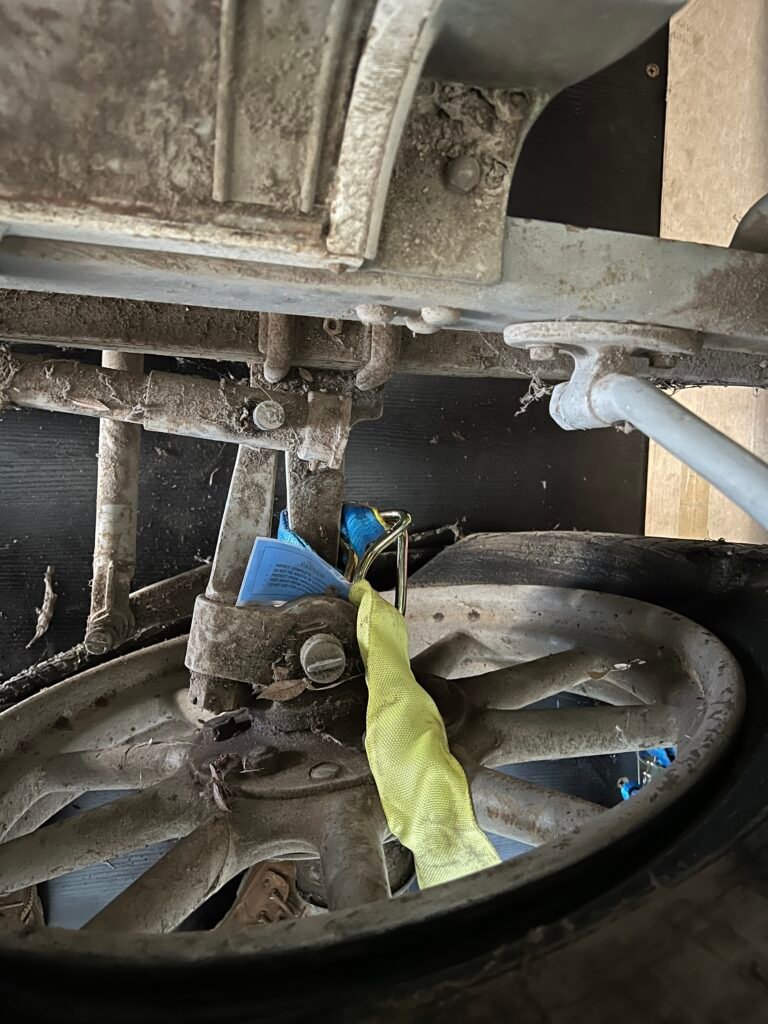 Hotchkiss in Container Front Axle Tie-Down