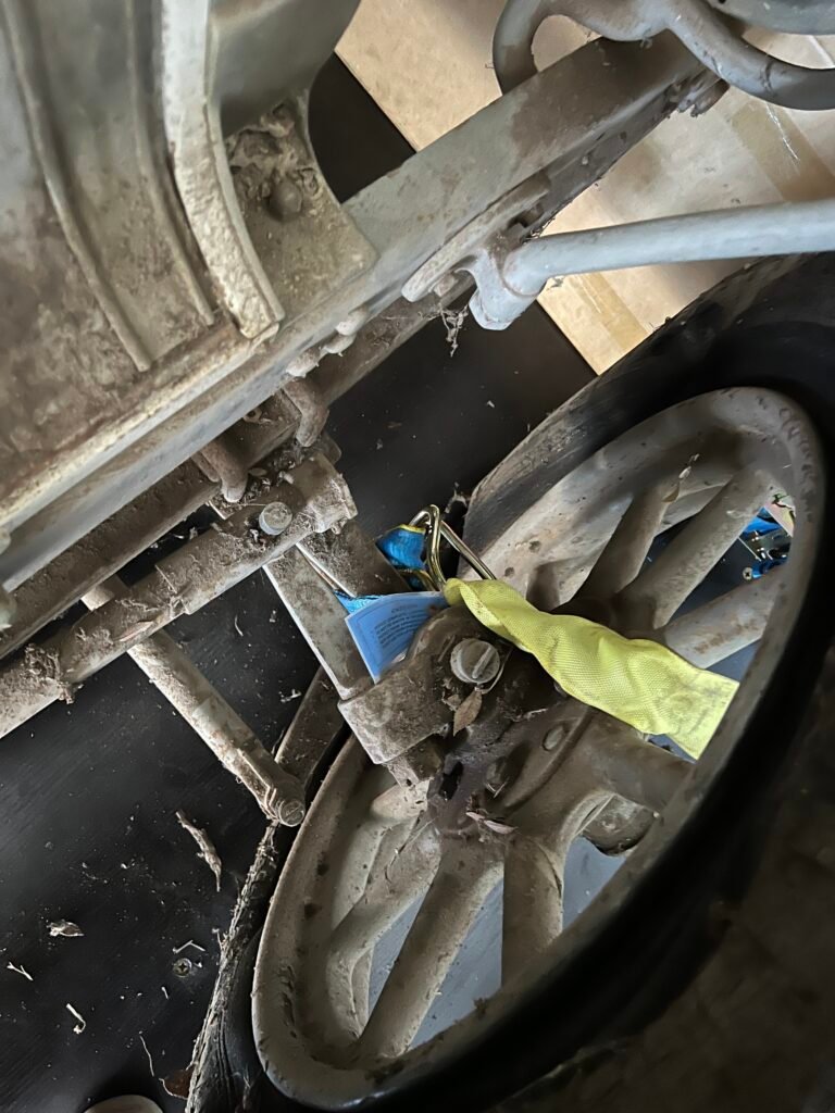 Hotchkiss in Container Front Axle Tie-Down