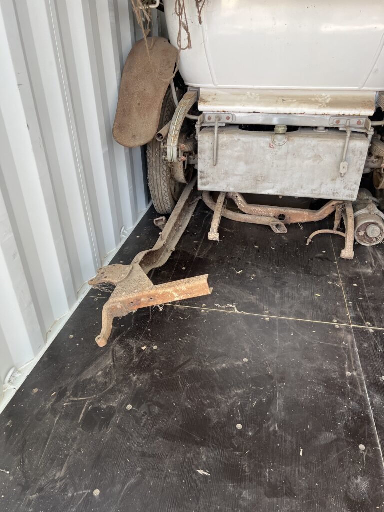 Container Loading the loose chassis and chassis sections