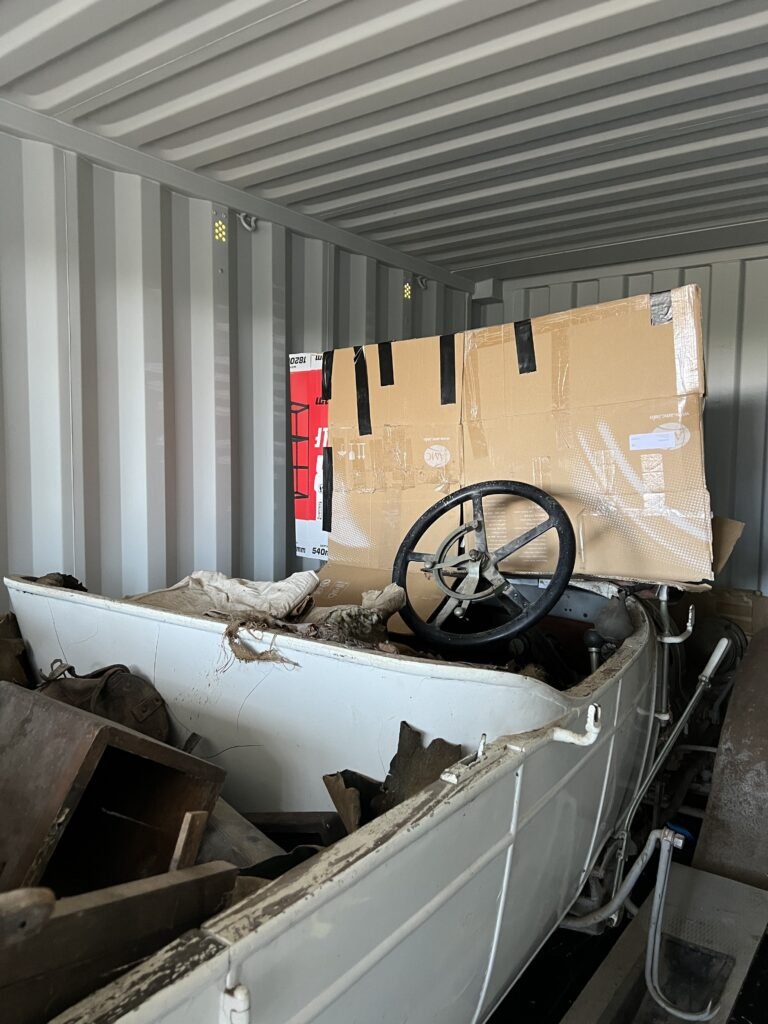 Container Hotchkiss Windscreen Covered